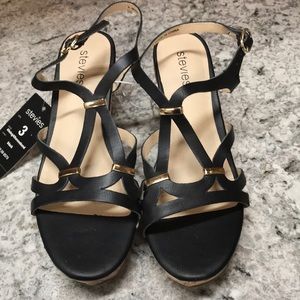 Stevie’s wedges girls. Black w/ gold bands.3. NWT